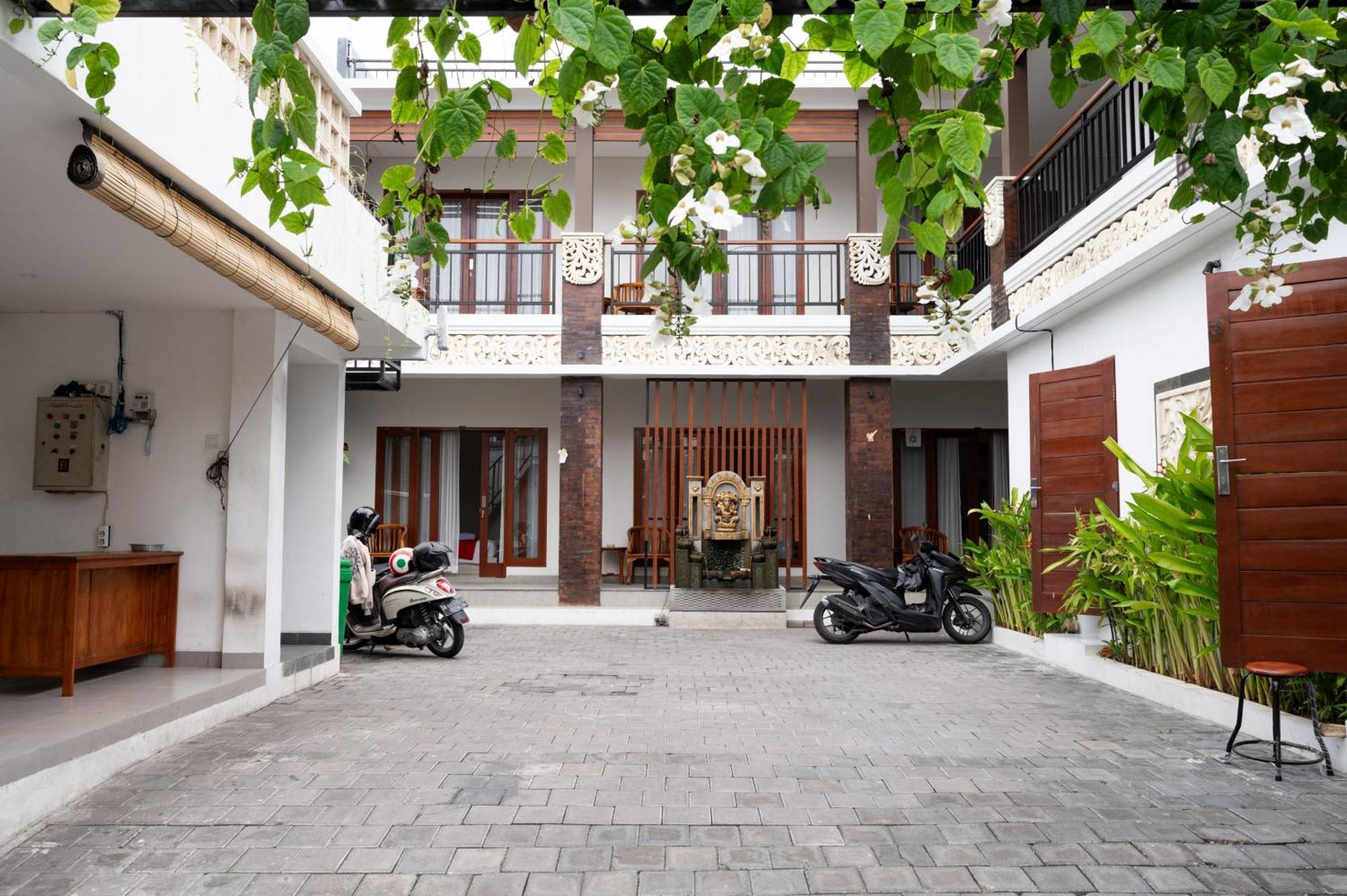 Reddoorz Plus At Yasa'S Living Denpasar サヌール 外观 照片