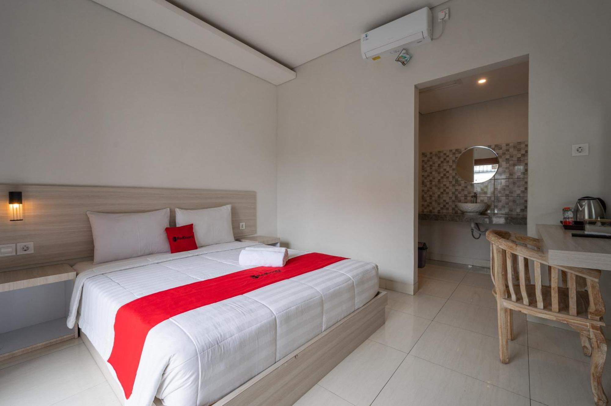 Reddoorz Plus At Yasa'S Living Denpasar サヌール 外观 照片